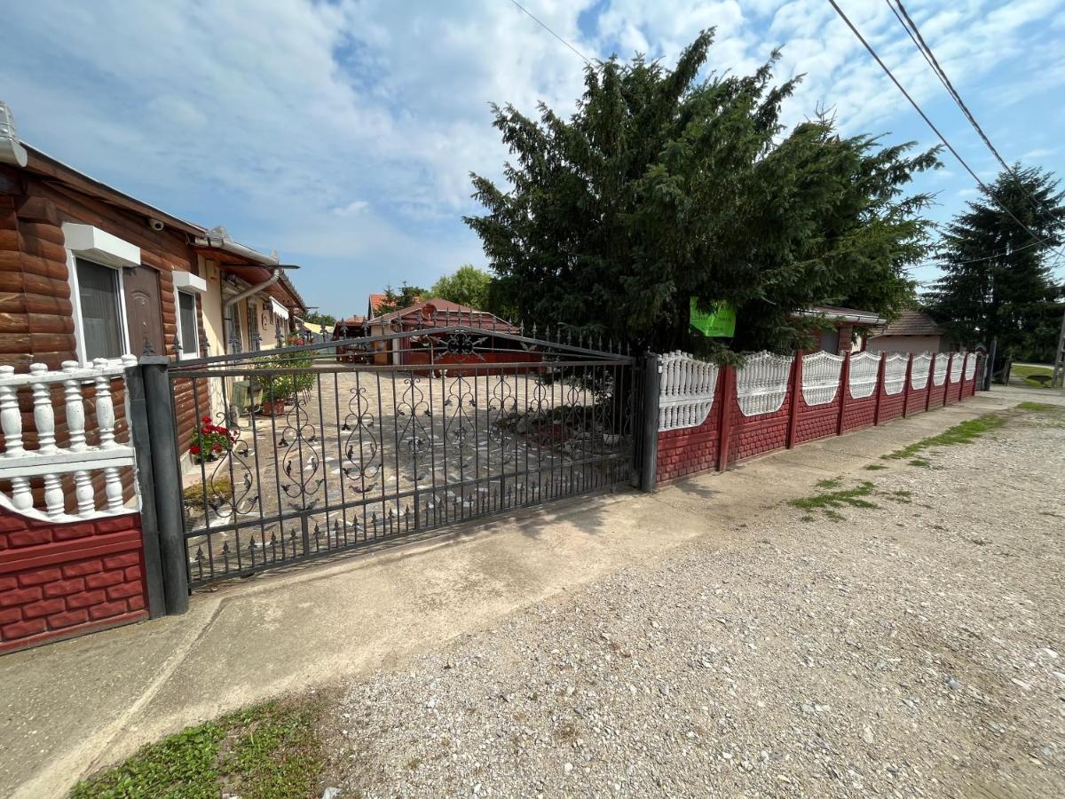 Tiszavirag Apartman Tiszakeszi Bagian luar foto