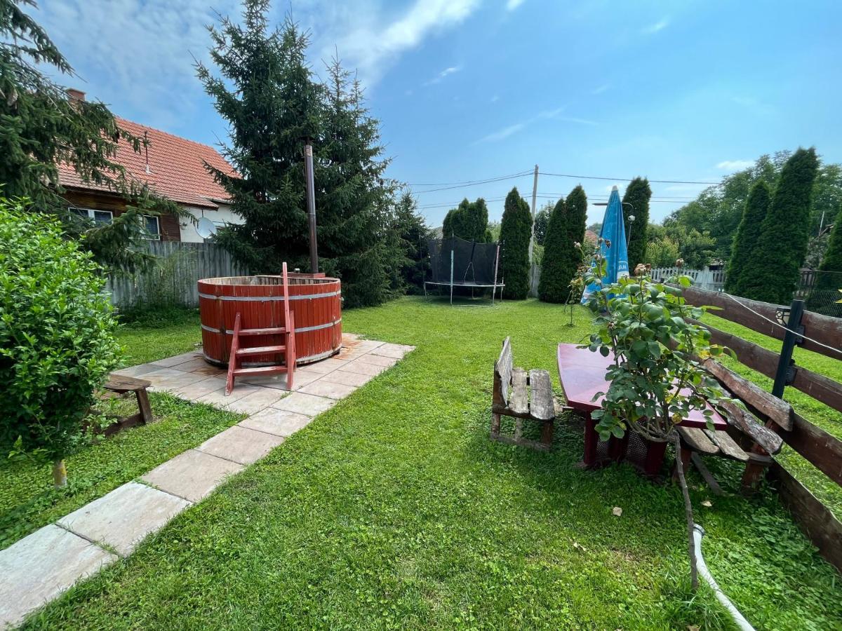 Tiszavirag Apartman Tiszakeszi Bagian luar foto